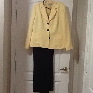 Women's pants suit size 18 Evan Picone